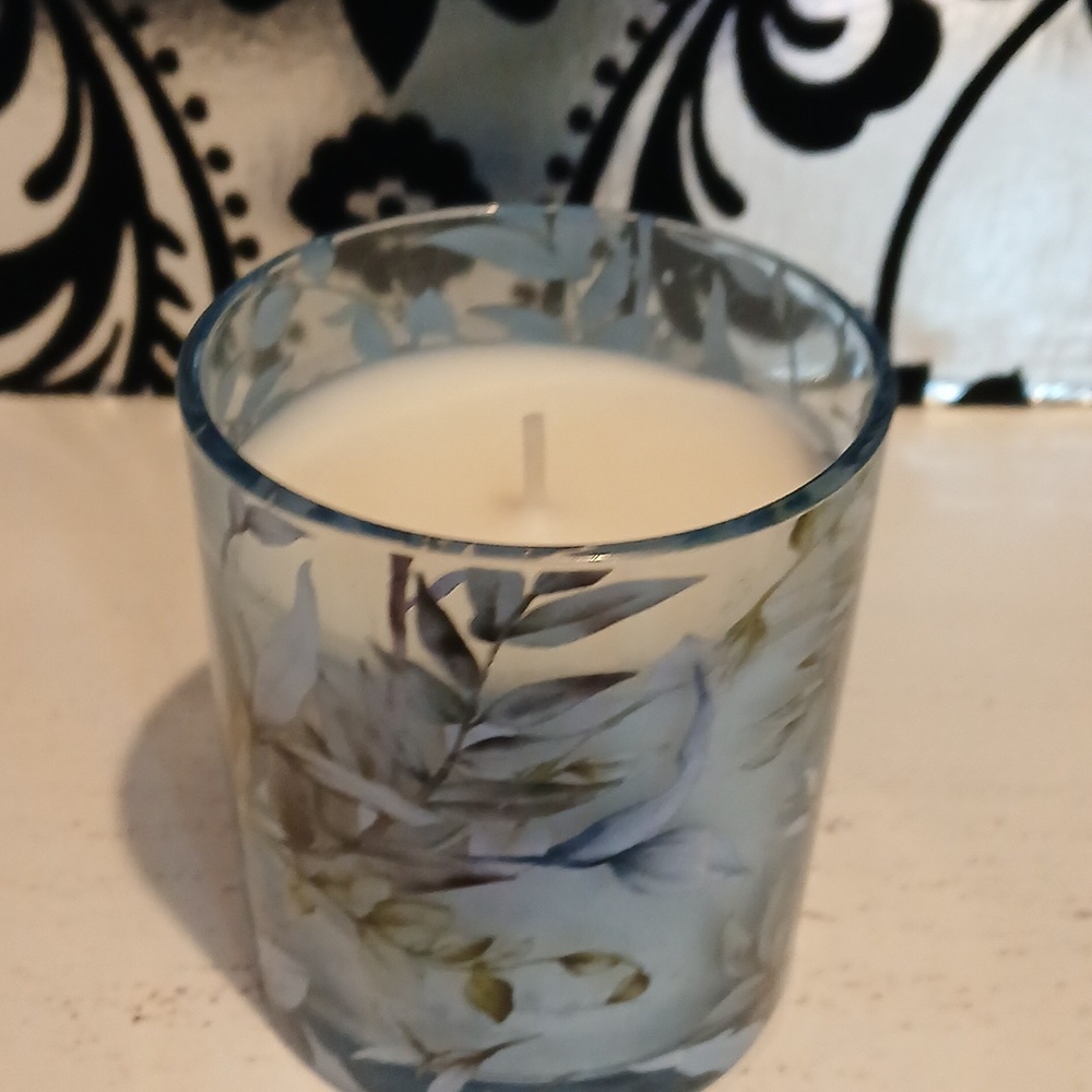 Lavender Musk Soy Candle - Picture 2 of 2